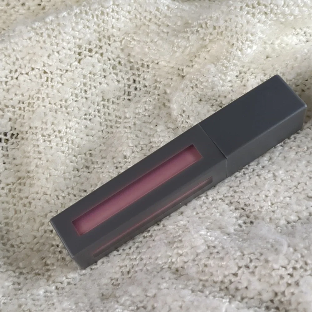KAB Cosmetics Lip Gloss in Peach Cobbler, 5g/0.17fl oz - Picture 2 of 5